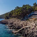 Luxana Villa