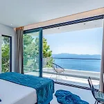 Luxana Villa *