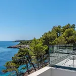 Luxana Villa