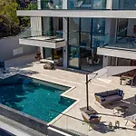 Luxana Villa *