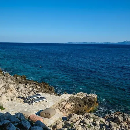 Luxana Villa