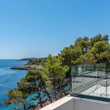 Luxana Villa