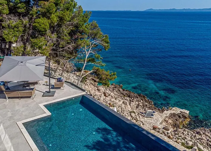 Luxana Villa Brna