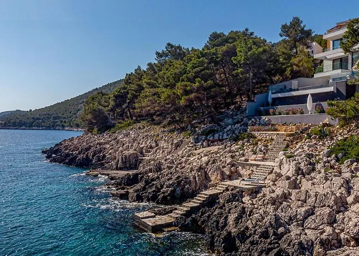 Luxana Villa