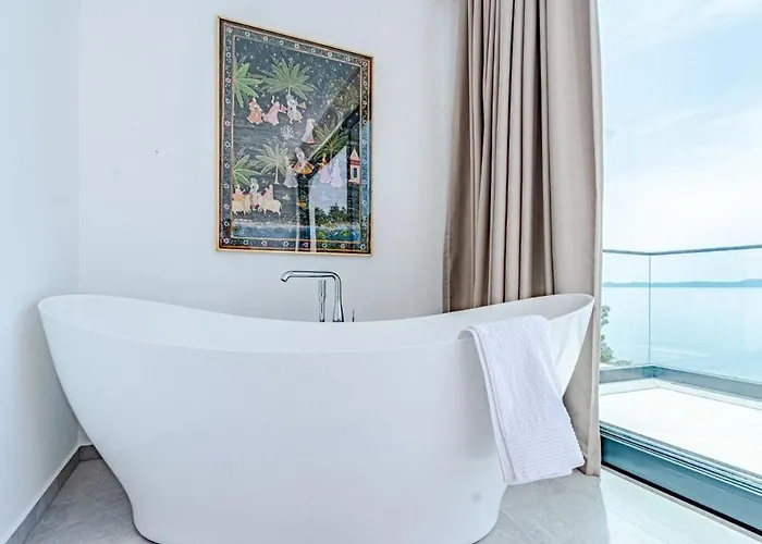 Luxana Villa